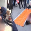 Otogarda onlarca kişinin gözü önünde defalarca bıçakladılar Otogarda onlarca kişinin gözü önünde defalarca bıçakladılar