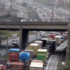 İstanbul'da FSM Köprüsü'ndeki ölümlü kaza sonrası trafik felç! İstanbul'da FSM Köprüsü'ndeki ölümlü kaza sonrası trafik felç!