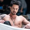 Murat Boz, küvete girdi Murat Boz, küvete girdi