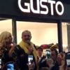 Gusto Giyim den Safiye Soyman ve Faik Öztürk lü açılış