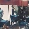 Kalabalık grup eski muhtara saldırdı Kalabalık grup eski muhtara saldırdı