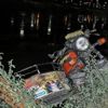 Epilepsi nöbeti geçiren sürücü motosikletiyle nehre düştü