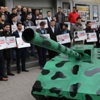 AKP’lilerden tanklı anma! AKP’lilerden tanklı anma!
