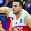Melih Mahmutoğlu üçlüklerine devam ediyor