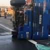 Son dakika: TEM yolunda TIR devrildi