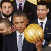 Obama San Antonio Spurs'u Beyaz Saray'da ağırladı Obama San Antonio Spurs'u Beyaz Saray'da ağırladı