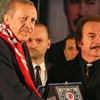 Gencebay 'akil insan'lığı bıraktı