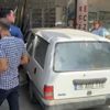 Ablasıyla tartıştı! Çalıştığı eczaneye aracıyla girdi