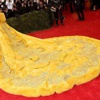 Rihanna'nın kıyafeti alay konusu oldu Rihanna'nın kıyafeti alay konusu oldu