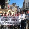 Birbirlerine düştüler! Dikkat çeken pankart