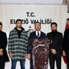 Bakan Kasapoğlu ve milli futbolcular destek için Elazığ ... Bakan Kasapoğlu ve milli futbolcular destek için Elazığ ...
