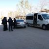 Hatalı dönüş yaptı polis aracıyla çarpıştı | Kaza anı güvenlik kamerasına yansıdı Hatalı dönüş yaptı polis aracıyla çarpıştı | Kaza anı güvenlik kamerasına yansıdı