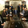 Davutoğlu'nu görünce gözyaşlarını tutamadı Davutoğlu'nu görünce gözyaşlarını tutamadı