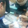 Parmağına sıkışan yüzük kesilerek çıkartıldı Parmağına sıkışan yüzük kesilerek çıkartıldı