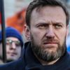 Muhalif Rus lider Navalny yoğun bakımda Muhalif Rus lider Navalny yoğun bakımda