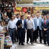 Başbakan Davutoğlu, Sahaflar Çarşısı'nı gezdi Başbakan Davutoğlu, Sahaflar Çarşısı'nı gezdi