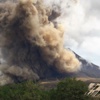 Sinabung Yanardağı'nda kırmızı alarm verildi