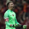 Muslera'dan temkinli sözler: Daha hiçbir şey bitmedi Muslera'dan temkinli sözler: Daha hiçbir şey bitmedi