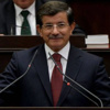 Davutoğlu’ndan “bayrak” tepkisi