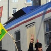 Treni durdurup PKK flaması astılar