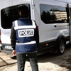 'Paralel yapı' operasyonunda bir polis teslim oldu 'Paralel yapı' operasyonunda bir polis teslim oldu