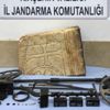 Jandarmadan kaçak kazı operasyonu: 2 gözaltı Jandarmadan kaçak kazı operasyonu: 2 gözaltı