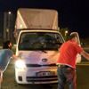 D-100 Karayolu nda devrilen kamyonet trafiği