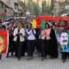 HDP'li vekilden terörist tabutuna omuz
