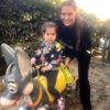 Demet Akalın ın 6 yaşındaki kızının üzerine cam düştü