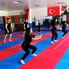 Yunusemreli sporcular antrenmanlarını aksatmıyor Yunusemreli sporcular antrenmanlarını aksatmıyor