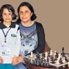 Ev hanımlığından satranç antrenörlüğüne terfi etti