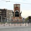 Taksim Meydanı na çıkan yollar kapatıldı Taksim Meydanı na çıkan yollar kapatıldı