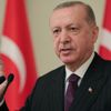 Erdoğan atlarla barıştı: Elleriyle besledi Erdoğan atlarla barıştı: Elleriyle besledi
