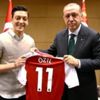 Schröder'den Mesut Özil'e destek