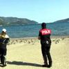 Marmaris te güvercinleri, polis ekipleri besledi Marmaris te güvercinleri, polis ekipleri besledi