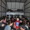 Kamyonet kasasında kaçak mülteciler Kamyonet kasasında kaçak mülteciler