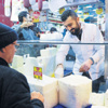 Pazarda Peynir tattırmak serbest