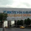 Fotoğraflar Tarihi Kemere Dev Seçim Pankartı Astılar