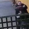 Katil kocaya adliye önünde arkadaşlarından şaşırtan destek Katil kocaya adliye önünde arkadaşlarından şaşırtan destek