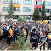 Belediye üniversite bahçesine minibüs durağı yapmak isteyince... Belediye üniversite bahçesine minibüs durağı yapmak isteyince...