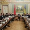 Ukrayna'da heyetler arası görüşme Ukrayna'da heyetler arası görüşme