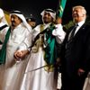 Donald Trump’tan Suudi Arabistan’da kılıç dansı