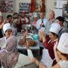 Hem göbek attılar hem pişirdiler