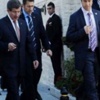 Davutoğlu camiye yürüyerek gitti