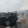 9 TIR, 4 otomobil birbirine girdi! 9 TIR, 4 otomobil birbirine girdi!