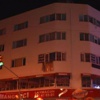 Bağcılar'da yangın paniği: 4. kattan minibüsün üzerine atladı