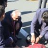 TBMM Başkanı Binali Yıldırım yaralıların yardımına koştu TBMM Başkanı Binali Yıldırım yaralıların yardımına koştu