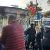 Son dakika : Beşiktaş'ta otobüs durağa daldı: Yaralılar var
