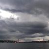 İstanbullular güne sis ve kara bulutlarla uyandı İstanbullular güne sis ve kara bulutlarla uyandı