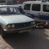 Otomobil kullanırken kendinden geçti kaldırıma çıktı Otomobil kullanırken kendinden geçti kaldırıma çıktı